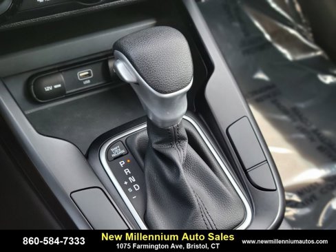 Used 2023 Kia Soul LX w/ LX Technology Package image 24