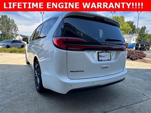 New 2026 Chrysler Pacifica Select image 6