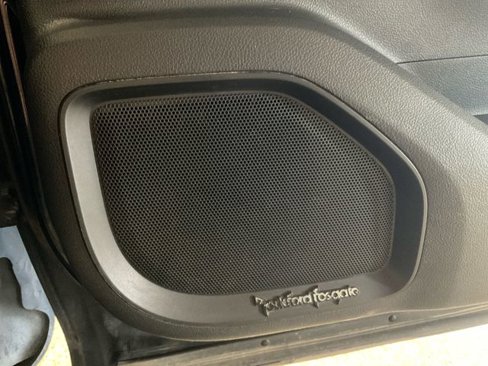 Used 2018 Nissan Titan SL w/ Midnight Edition image 27