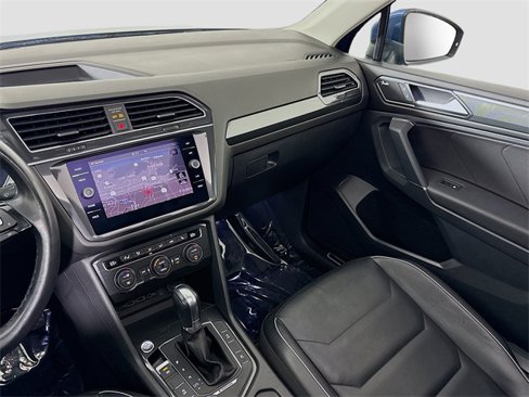 Used 2018 Volkswagen Tiguan SEL Premium image 24