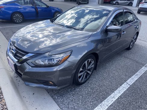 Used 2017 Nissan Altima 2.5 SR image 1