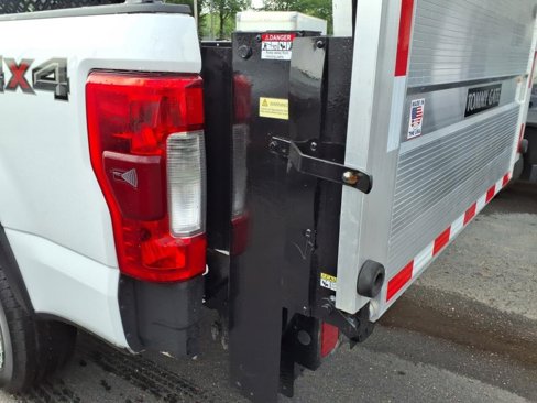 Used 2018 Ford F250 XL w/ Power Equipment Group image 17