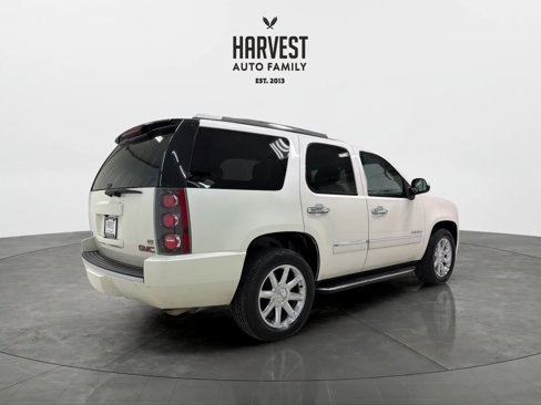 Used 2010 GMC Yukon Denali image 7