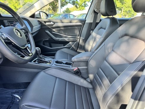 Certified 2021 Volkswagen Jetta SE w/ SE Cold Weather Package image 19