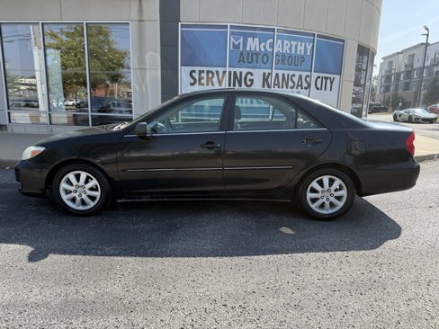 Used 2003 Toyota Camry XLE image 2