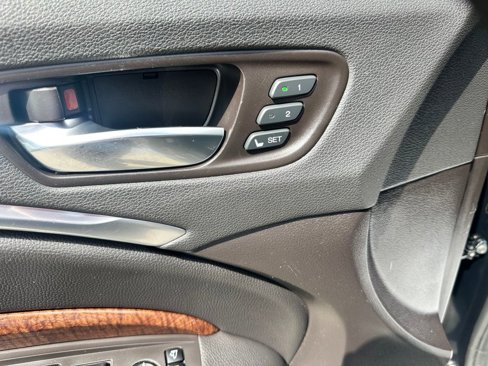 Used 2018 Acura MDX w/ Technology & Entertainment image 17