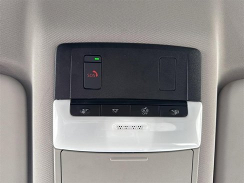 Used 2023 Nissan Rogue SV image 13