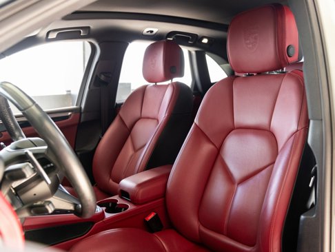 Certified 2022 Porsche Macan S image 5
