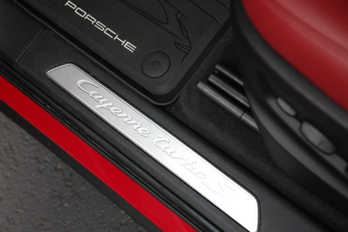 Used 2023 Porsche Cayenne Turbo S image 16