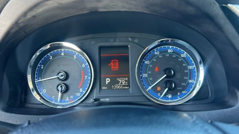 Used 2018 Toyota Corolla LE image 29