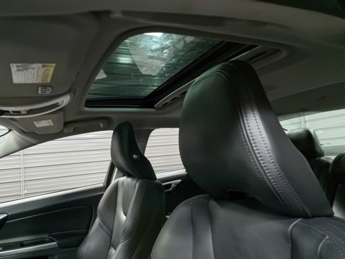 Used 2017 Volvo S60 T5 Inscription Platinum w/ Climate Package image 14