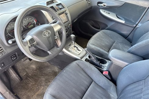 Used 2013 Toyota Corolla LE image 9