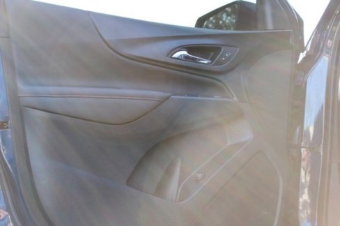 Used 2022 Chevrolet Equinox RS w/ Infotainment Package image 17