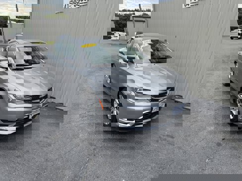 Used 2015 Chrysler 200 Limited image 4