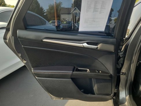 Used 2020 Ford Fusion Titanium image 36