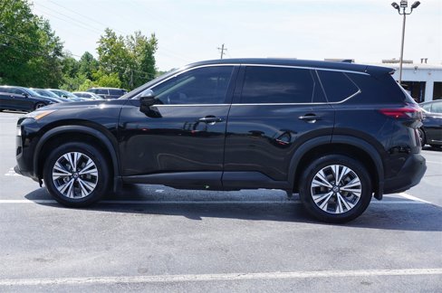 Used 2021 Nissan Rogue SV image 3