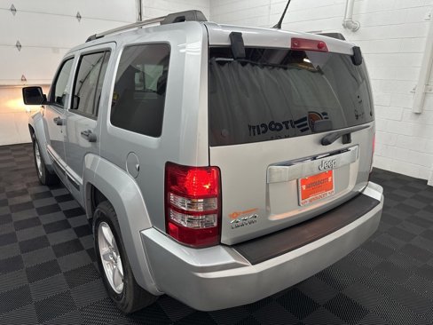 Used 2012 Jeep Liberty Limited image 8