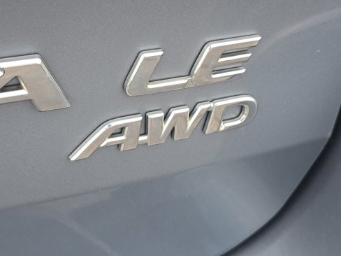 Used 2010 Toyota Sienna LE image 11