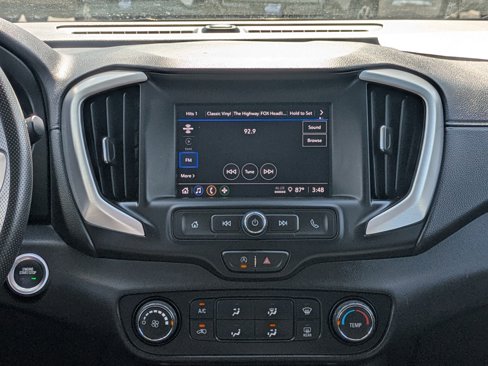 Used 2024 GMC Terrain SLE image 18