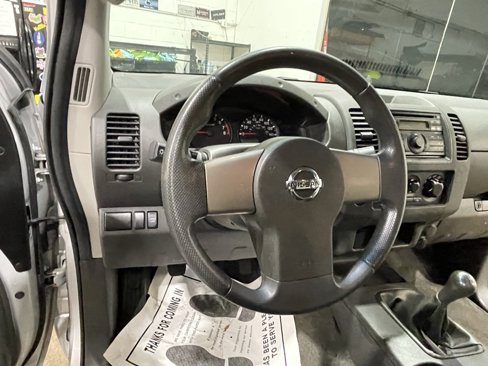 Used 2009 Nissan Frontier XE w/ XE Preferred Pkg image 9