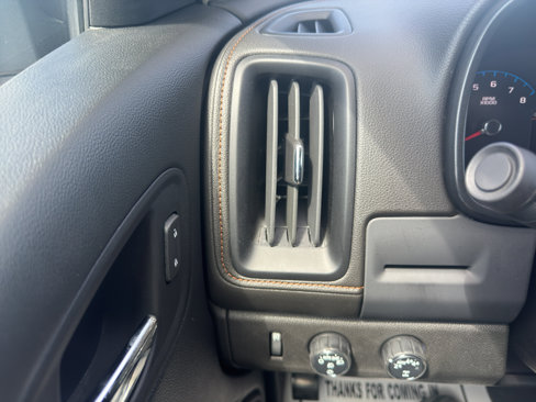 Used 2022 GMC Canyon AT4 image 13