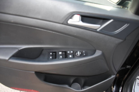 Used 2019 Hyundai Tucson SE image 14