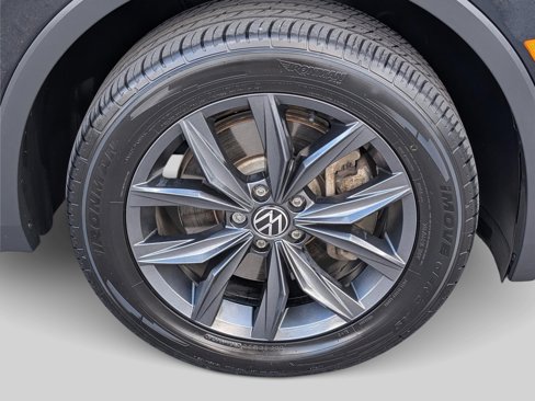 Used 2023 Volkswagen Tiguan SE image 11
