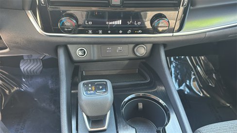 Used 2021 Nissan Rogue SV image 26