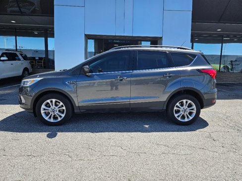 Used 2019 Ford Escape SEL image 3