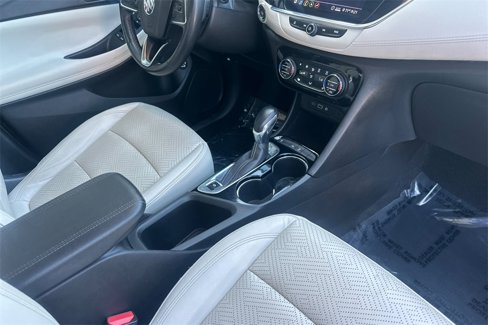 Used 2020 Buick Encore GX Essence w/ Experience Buick Package image 18