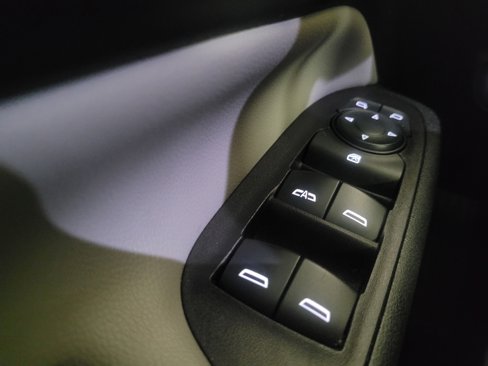 Used 2020 Chevrolet Equinox Premier image 27