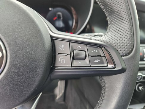 Used 2024 Alfa Romeo Giulia Ti image 23