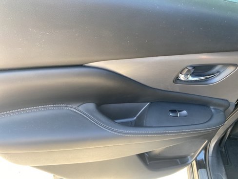 Used 2020 Nissan Murano SL w/ Moonroof Package image 12