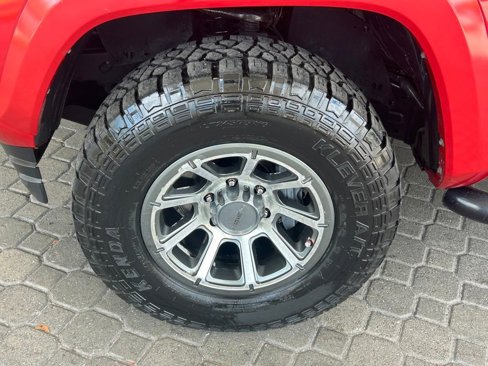 Used 2016 Toyota Tacoma SR5 image 17