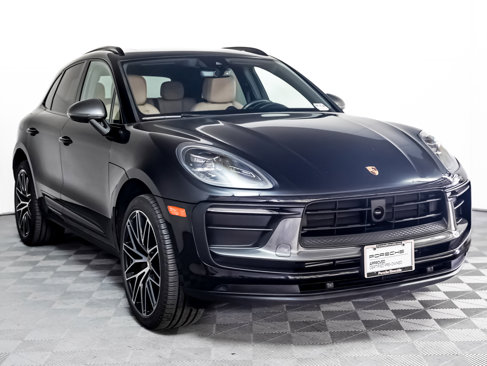 Certified 2023 Porsche Macan Turbo image 8