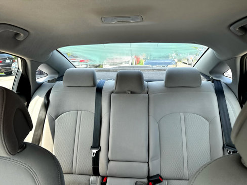 Used 2015 Hyundai Sonata SE image 16