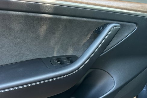 Used 2023 Tesla Model 3 Standard Range image 10