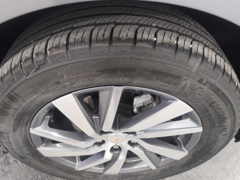 Used 2024 Chevrolet Equinox Premier image 27