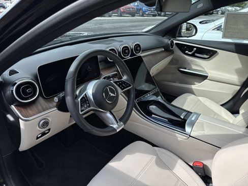 Used 2025 Mercedes-Benz C 300 4MATIC Sedan image 9