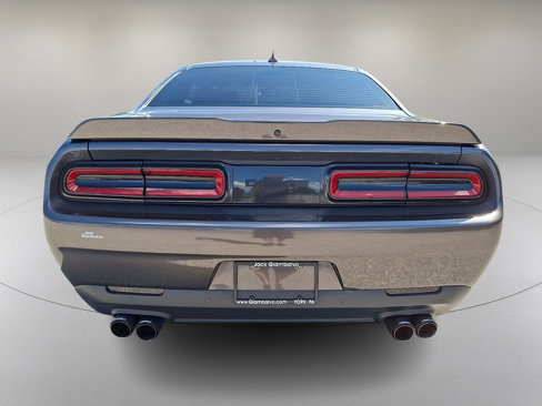 Used 2015 Dodge Challenger SXT Plus image 9