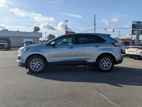 Used 2024 Ford Edge SEL image 7
