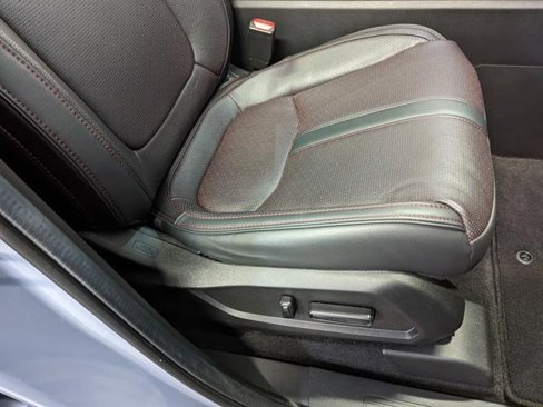 Certified 2025 Honda Pilot Black Edition image 17