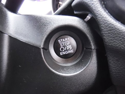 Certified 2019 Jeep Compass Latitude w/ Cold Weather Group image 24