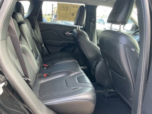 Used 2023 Jeep Cherokee Altitude Lux image 12
