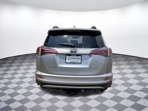 Used 2018 Toyota RAV4 XLE image 4