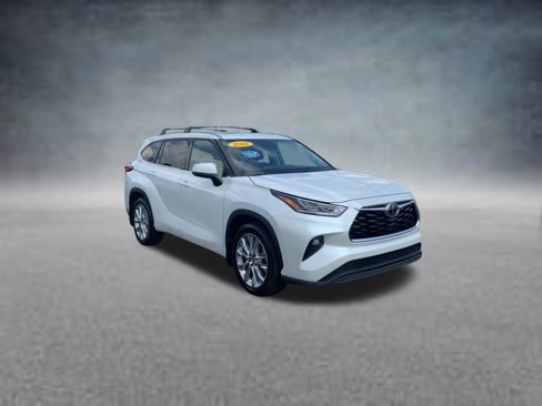 Used 2022 Toyota Highlander Limited image 2