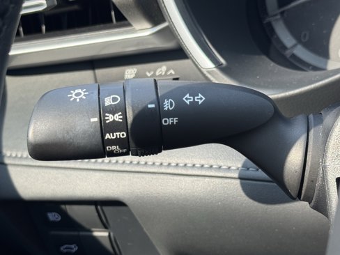 Used 2020 Toyota Highlander XLE image 22