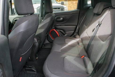 Used 2017 Jeep Renegade Trailhawk image 18