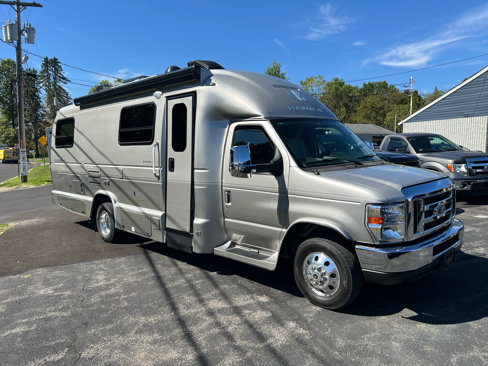 Used 2019 Ford E-450 and Econoline 450 Super Duty w/ Motorhome Prep Package image 2