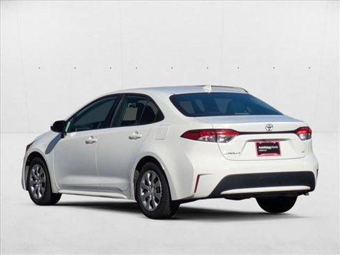 Used 2021 Toyota Corolla LE image 8